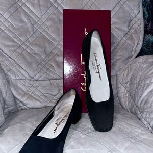 Salvatore Ferragamo Black Leather Shoes 8AAA